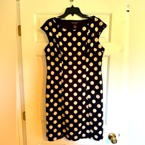 Robbie Bee Black and White Cap Sleeve Sheath Dress